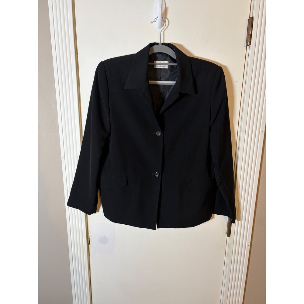Villager Petite Liz Claiborne Black Blazer Three Button Lined Jacket Womens